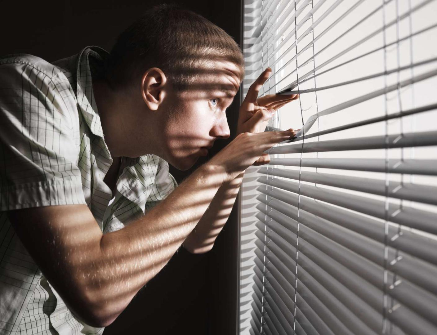 Paranoid Kişilik Bozukluğu Nedenleri, Belirtileri ve Tedavisi